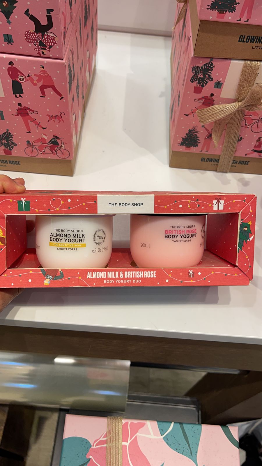 اللوز و الورد البريطاني